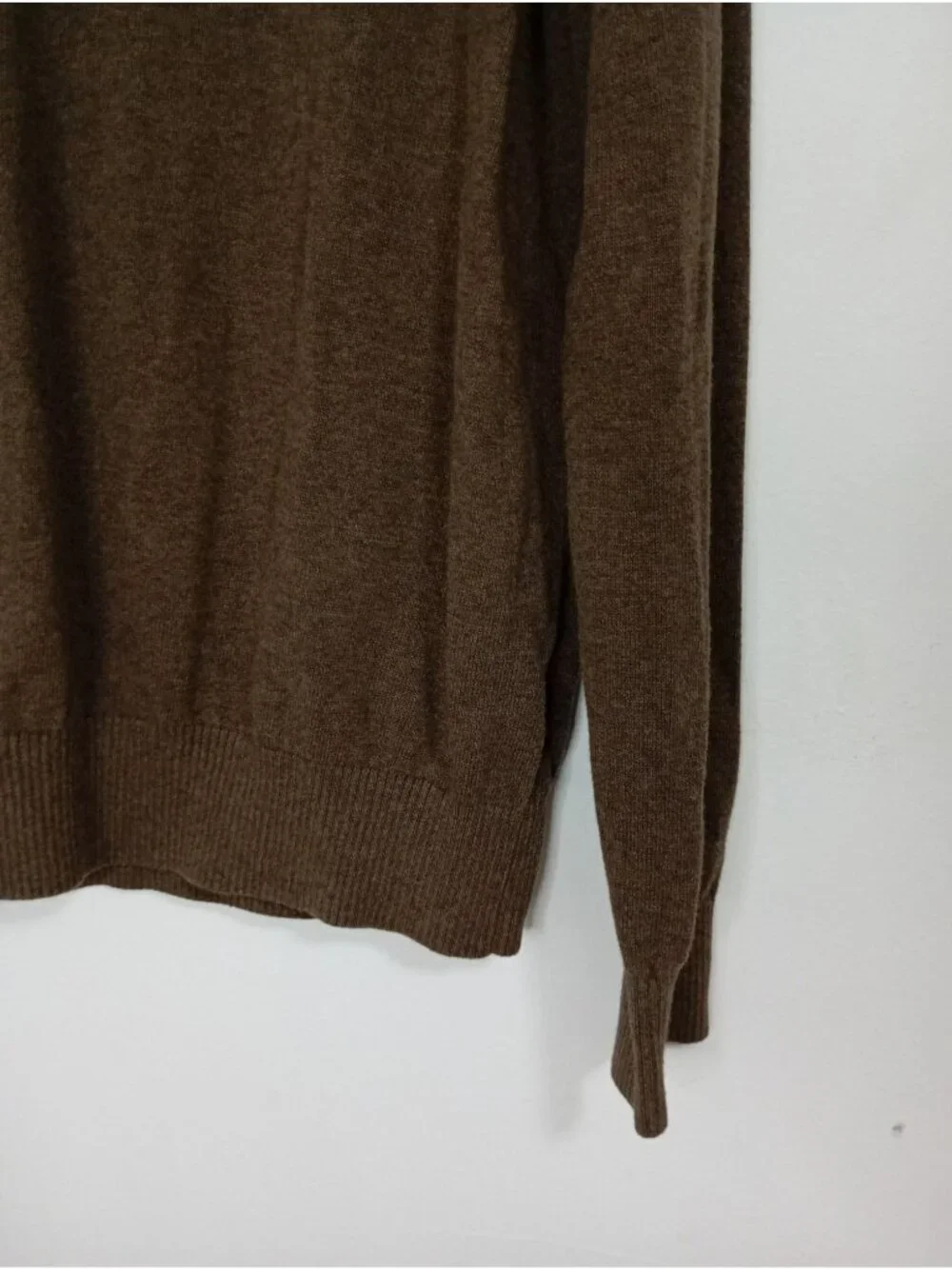Tommy Hilfiger Sweater Mens Size L Brown V-Neck Long-Sleeve 100% Cotton